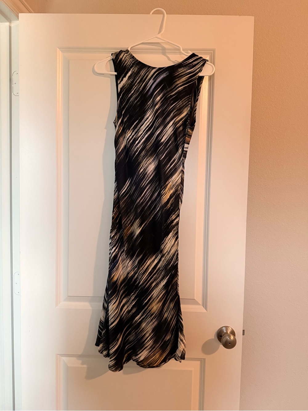 Backless Black and Cream Patterned Sleeveless Dress